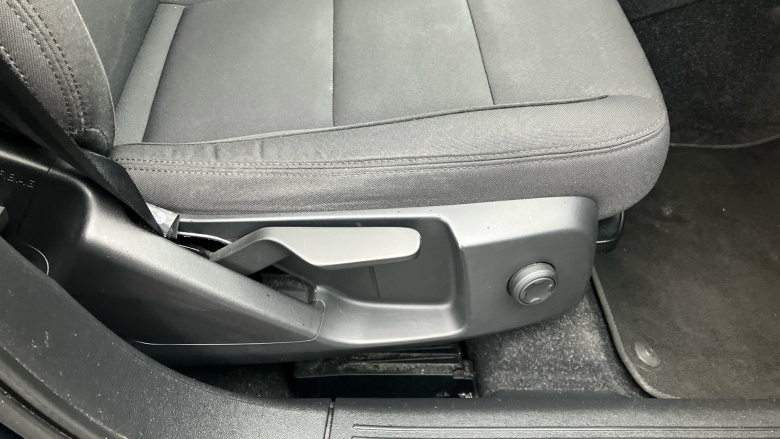 Volvo Xc40 1.5 T3 [163] Momentum 5dr Petrol Estate